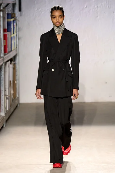 Look 30